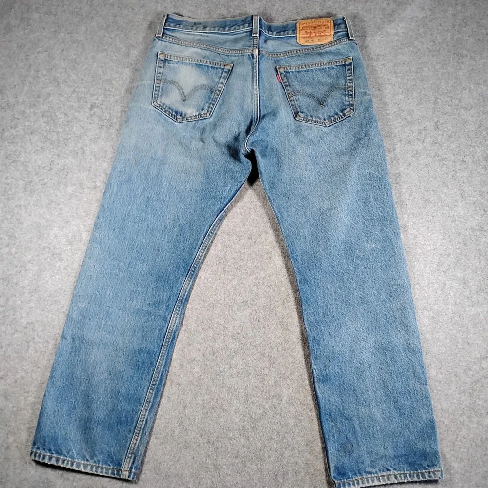 Vintage Levis 501 Mens Light Wash Blue Straight Leg Button Fly Denim Jeans 34x28